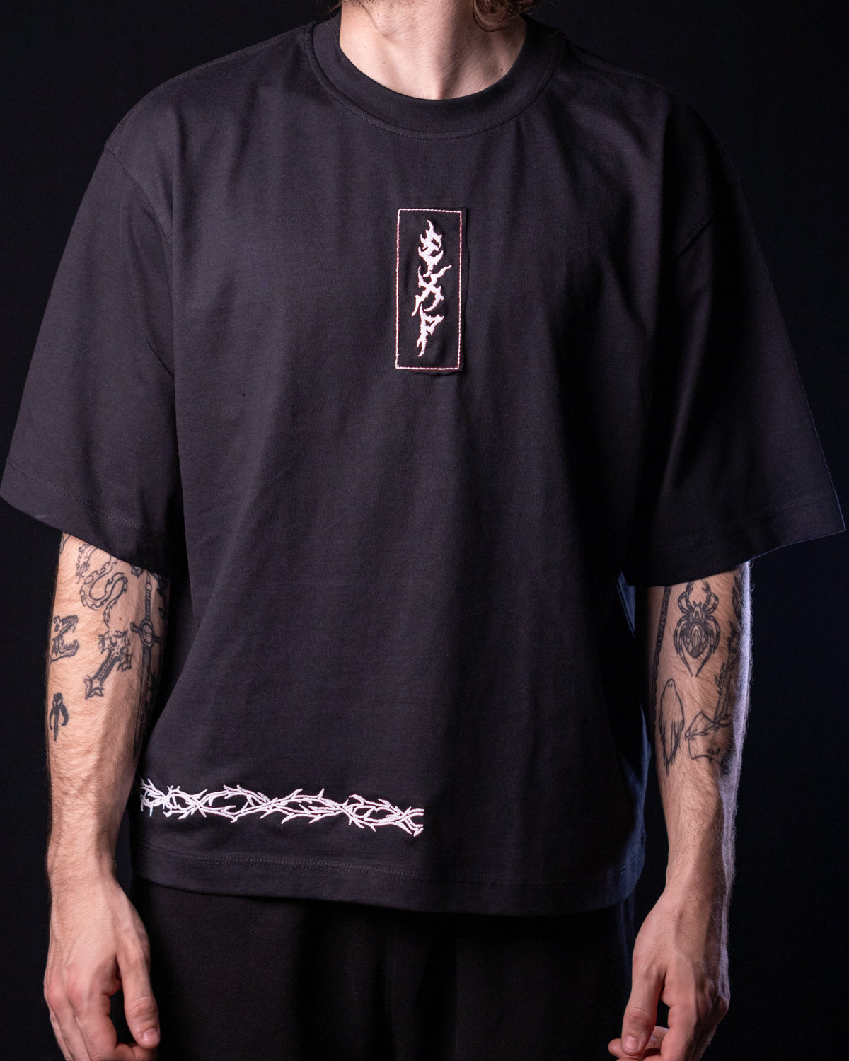 'Thorns' Tee (Black / White)