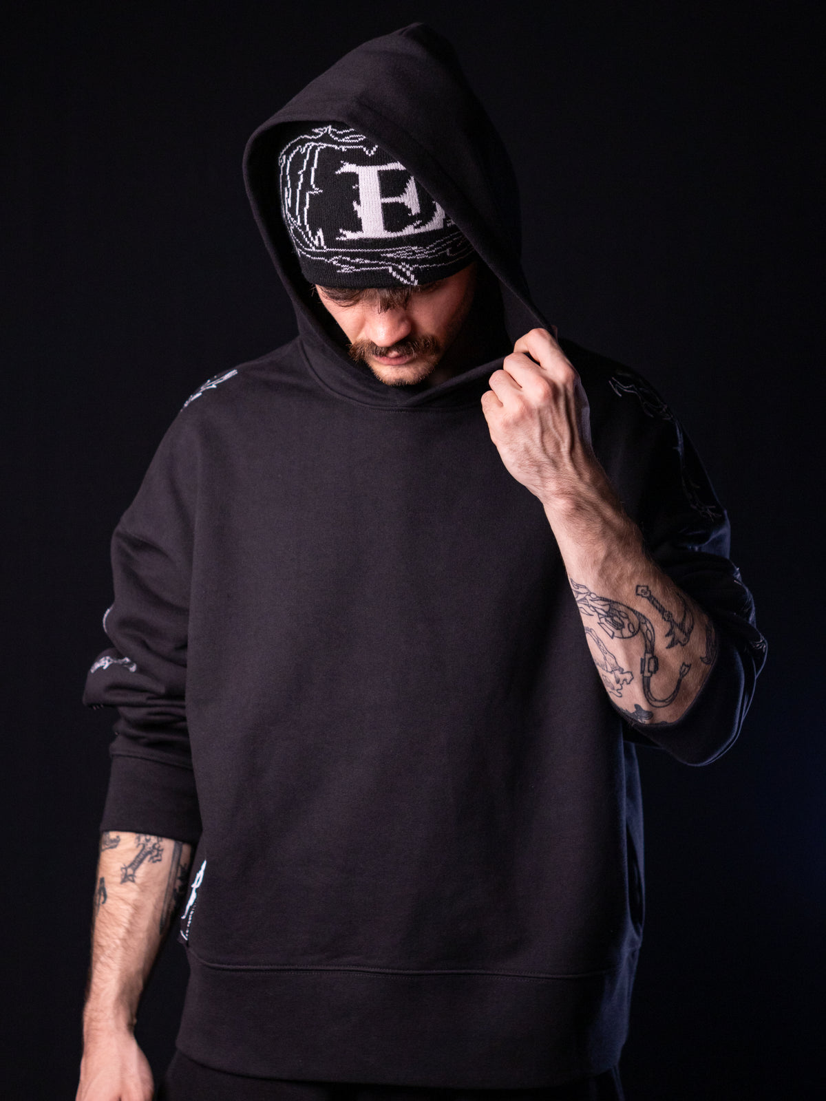 'Thorns' Beanie (Black / White // White / Black)