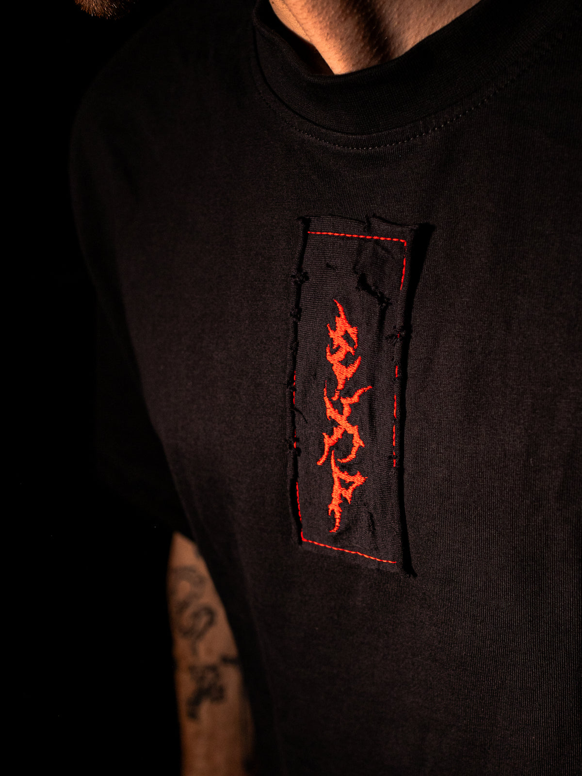 'Thorns' Tee (Black / White)